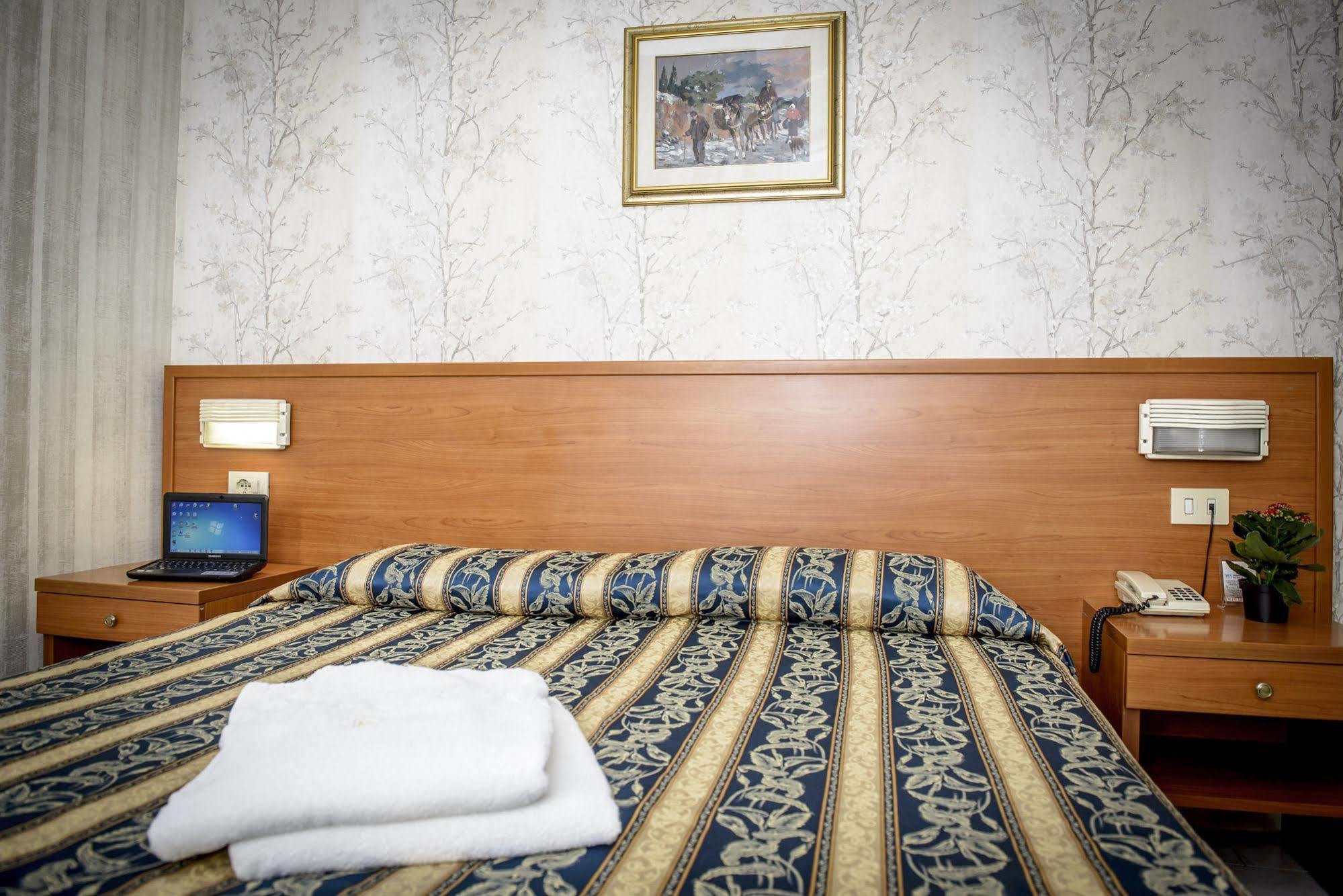 Hotel Emmaus Řím Exteriér fotografie